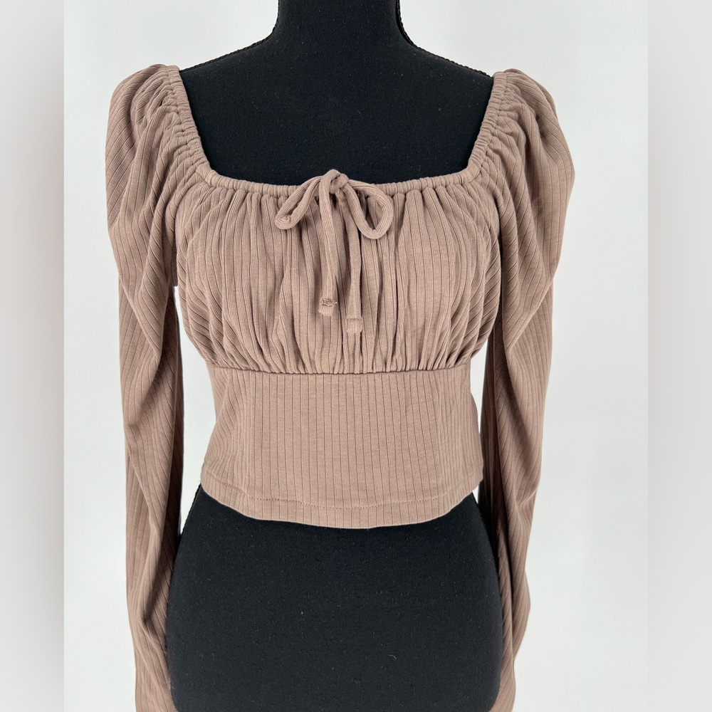 MADEWELL PEASANT CROP TOP IN TAUPE, SOFT AND‎ FEMININE